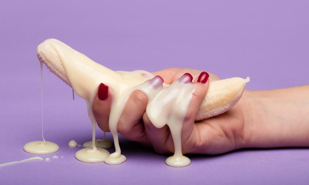 Osez le dildo éjaculateur : un sextoy très original
