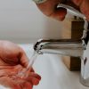 Lavez-vous les mains avant de doigter une femme