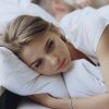 Femme triste après un rapport sexuel (dysphorie post-coïtale)