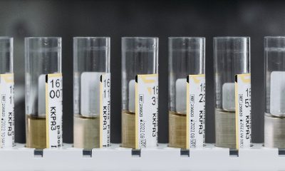 Liquide de squirting dans un tube à essai